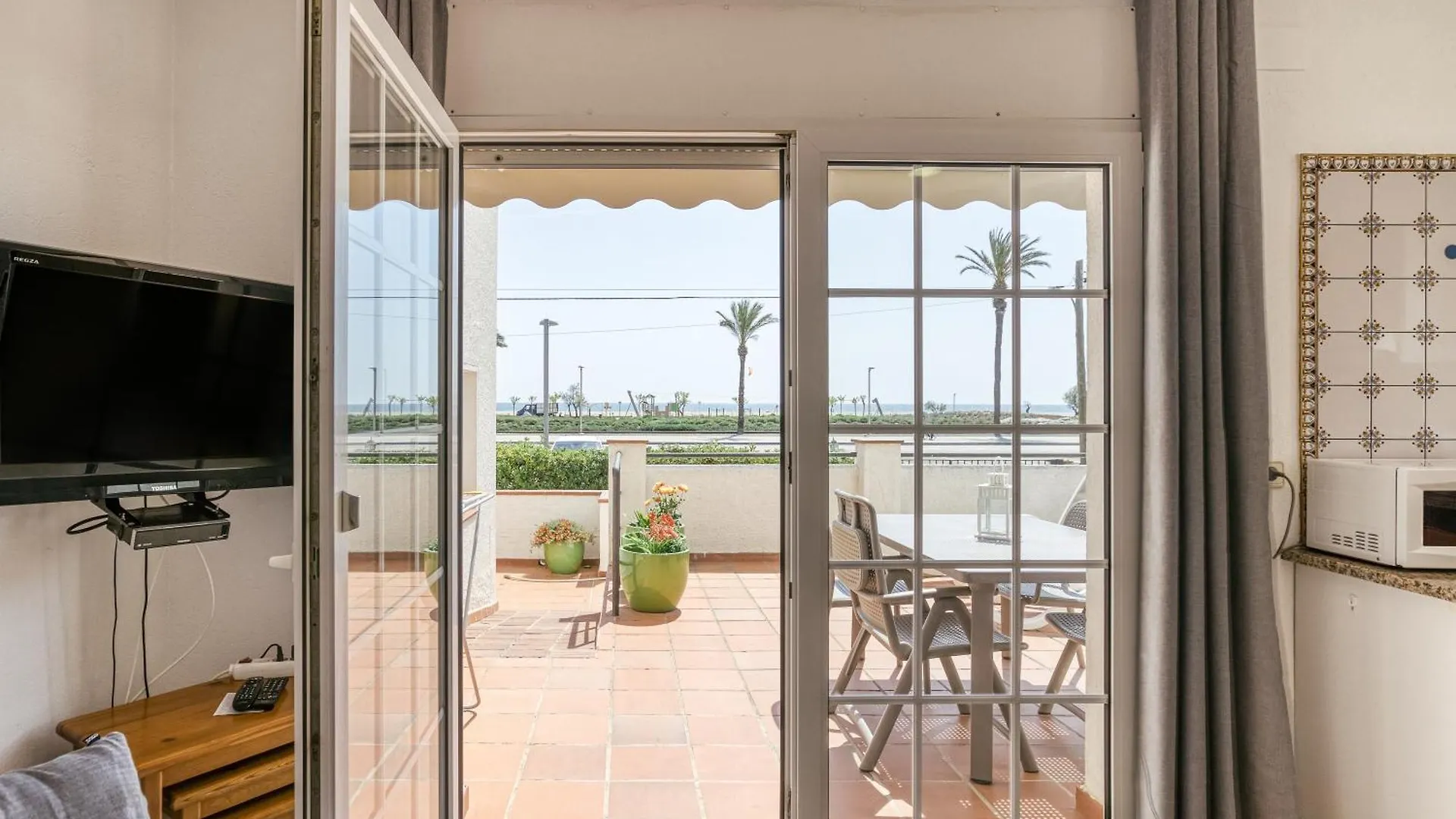 Art- Apartamentos Revilla Tacke C Empuriabrava